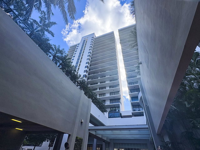 1000 Venetian Way  photo 4